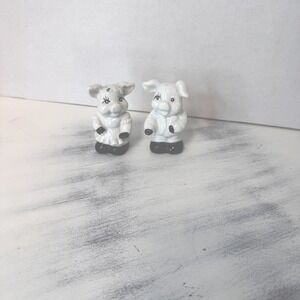Vintage Pig Salt&Pepper Shaker White &Black. Tiny Collectible Farmhouse Decor